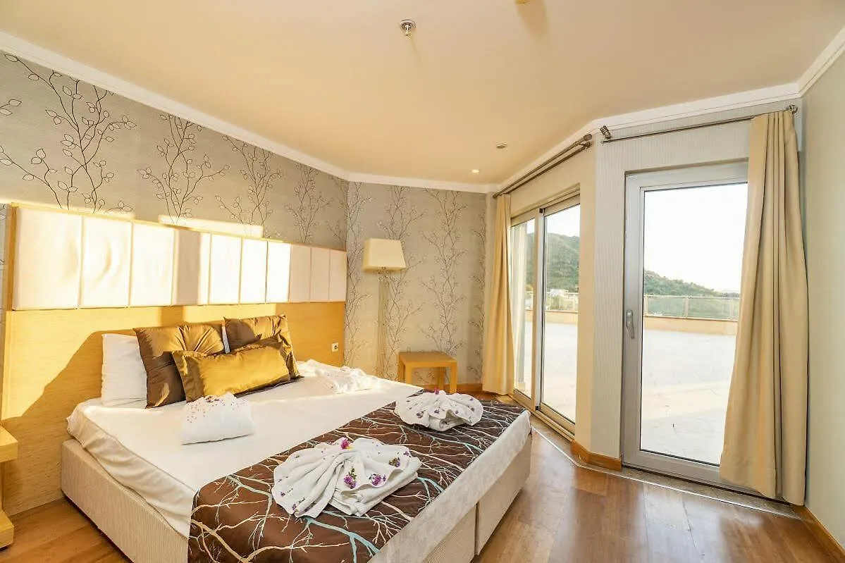 Maira Deluxe Resort Turgutreis 4*,