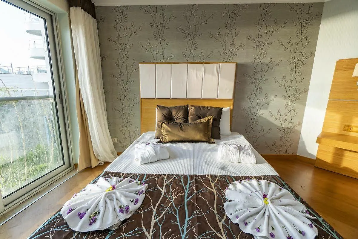 **** Hotel Maira Deluxe Resort Turgutreis Turcja
