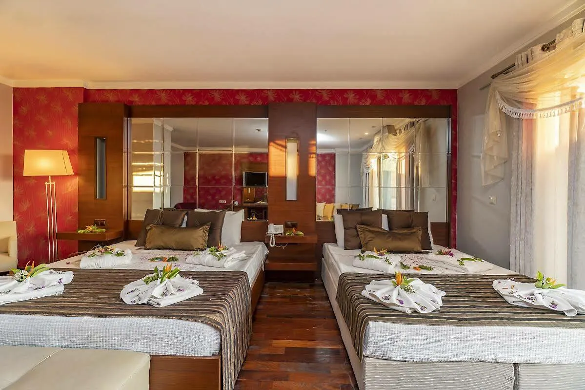 **** Hotel Maira Deluxe Resort Turgutreis Turkije